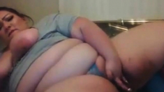 BBW gropes herself